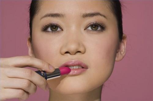 Comment choisir Lipstick qui complète Coloriage Asie