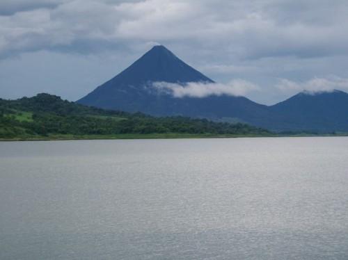 Comment de nombreux volcans sont là au Costa Rica?