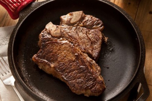 Comment Poêle à frire un steak T-Bone