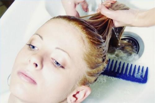 Comment utiliser la camomille pour Lightening cheveux