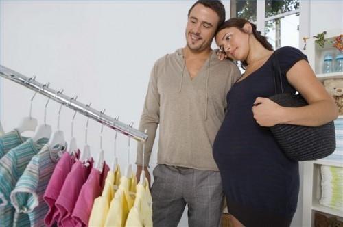 Comment magasiner pour Vêtements de maternité