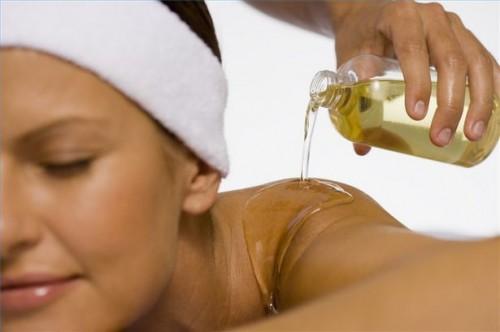 Comment faire de l'huile de bois de santal naturel Massage