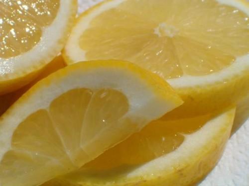 Comment utiliser citron pour traiter l'acné